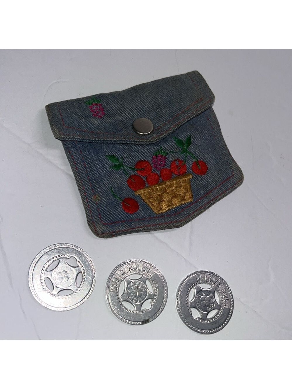 Vintage denim cherry basket coin purse • button pouch • with lucky coins - Picture 7 of 9